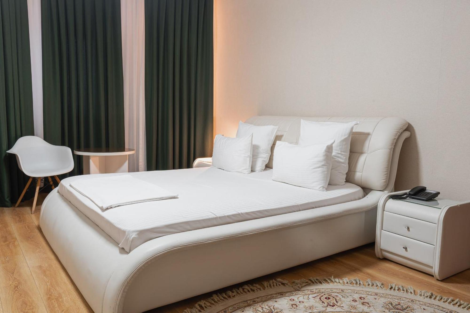 Altair Hotel Shymkent Exterior photo