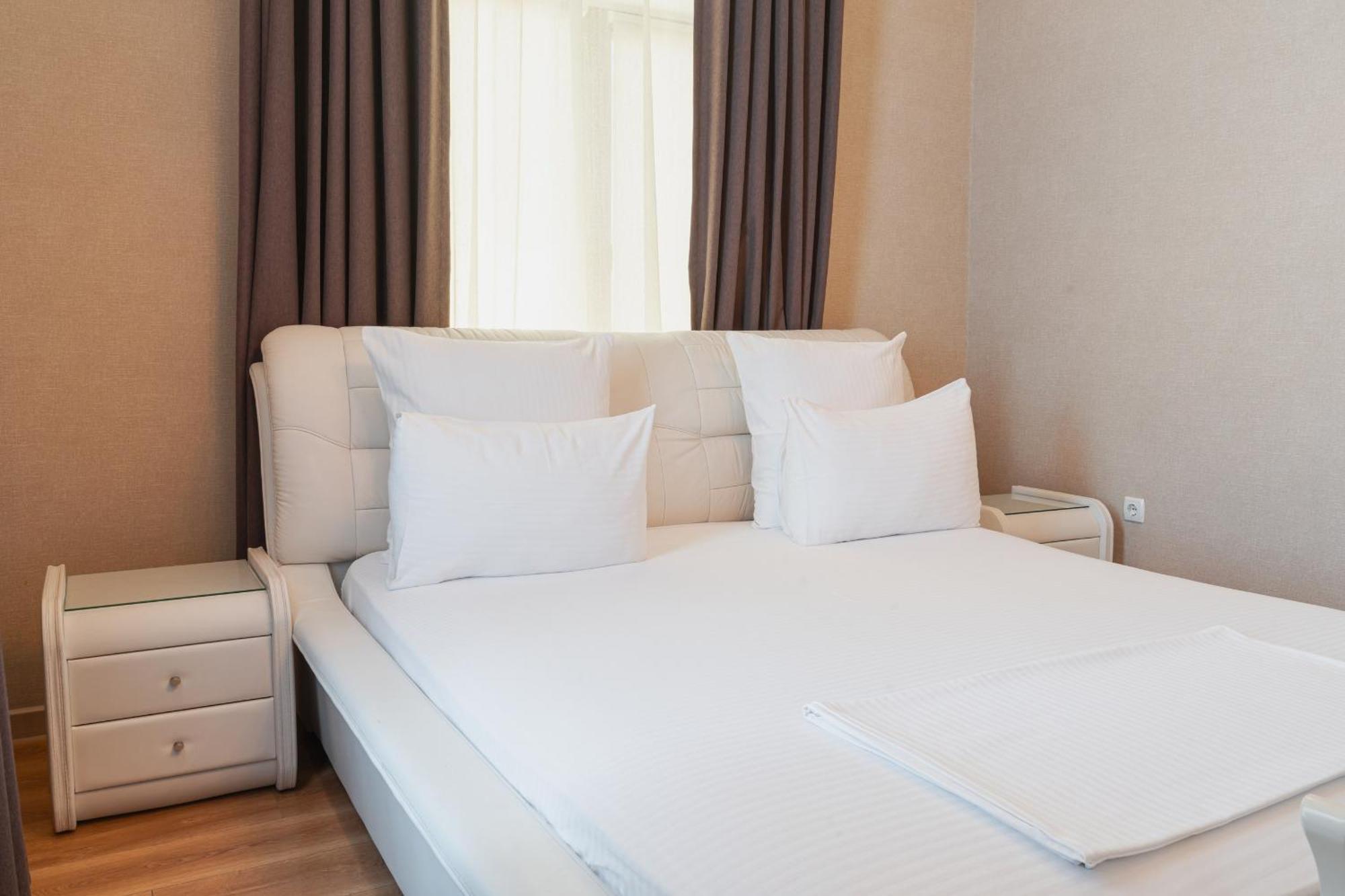 Altair Hotel Shymkent Exterior photo